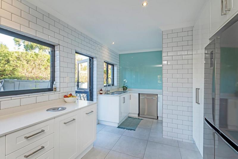 5 Bedroom Property for Sale in Schoongezicht Western Cape